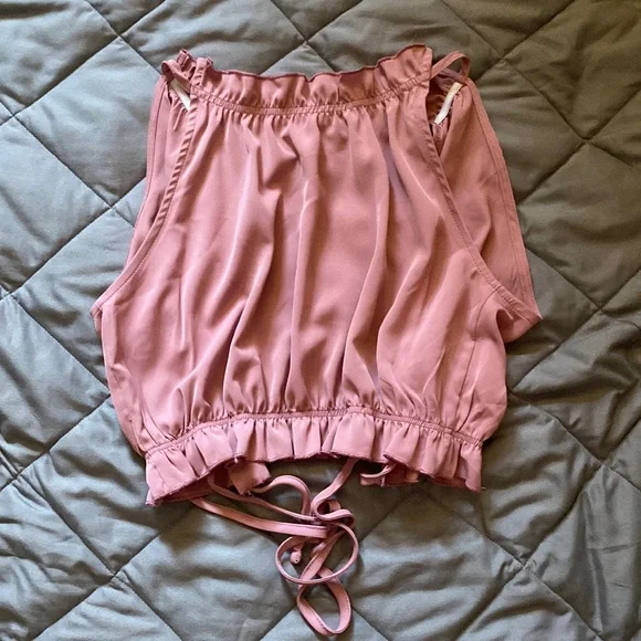 SHEIN Pink backless blouse - Picture 2 of 11